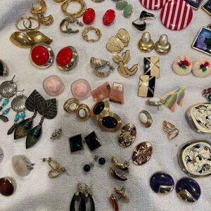 Vintage 1980’s Earring Lot Vintage Hippopotamus Necklace 24 inch